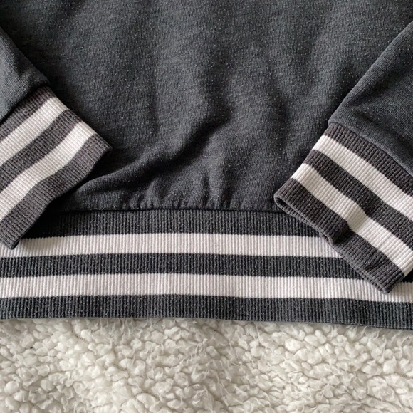 Mossimo Cropped Crew Neck Sweater || xs - Picture 2 of 4